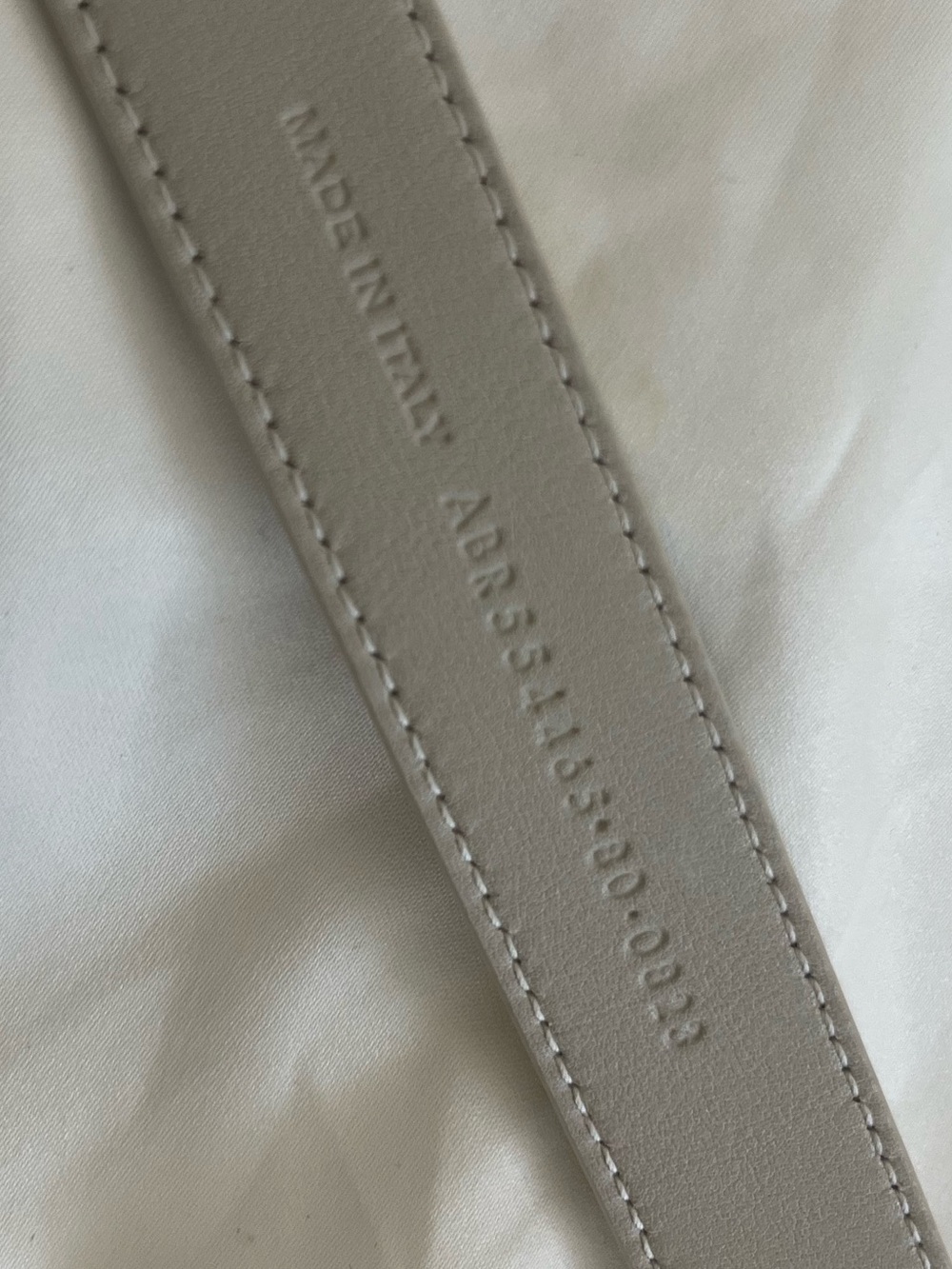 Saint Laurent Cream Leather Belt with Gold YSL Buckle Accent size 80 - Picture 6 of 8